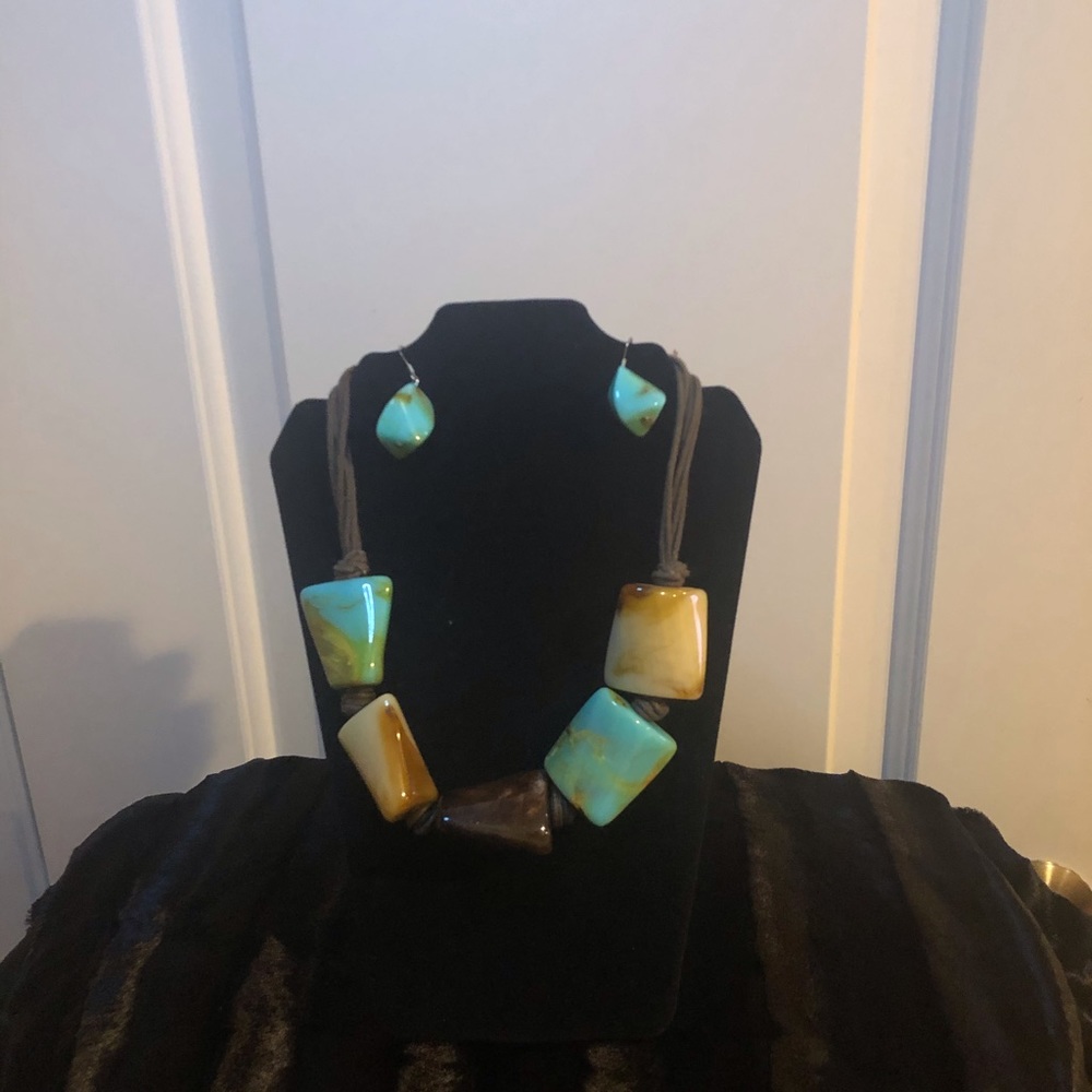 Beautiful Chunky Stone Necklace Set